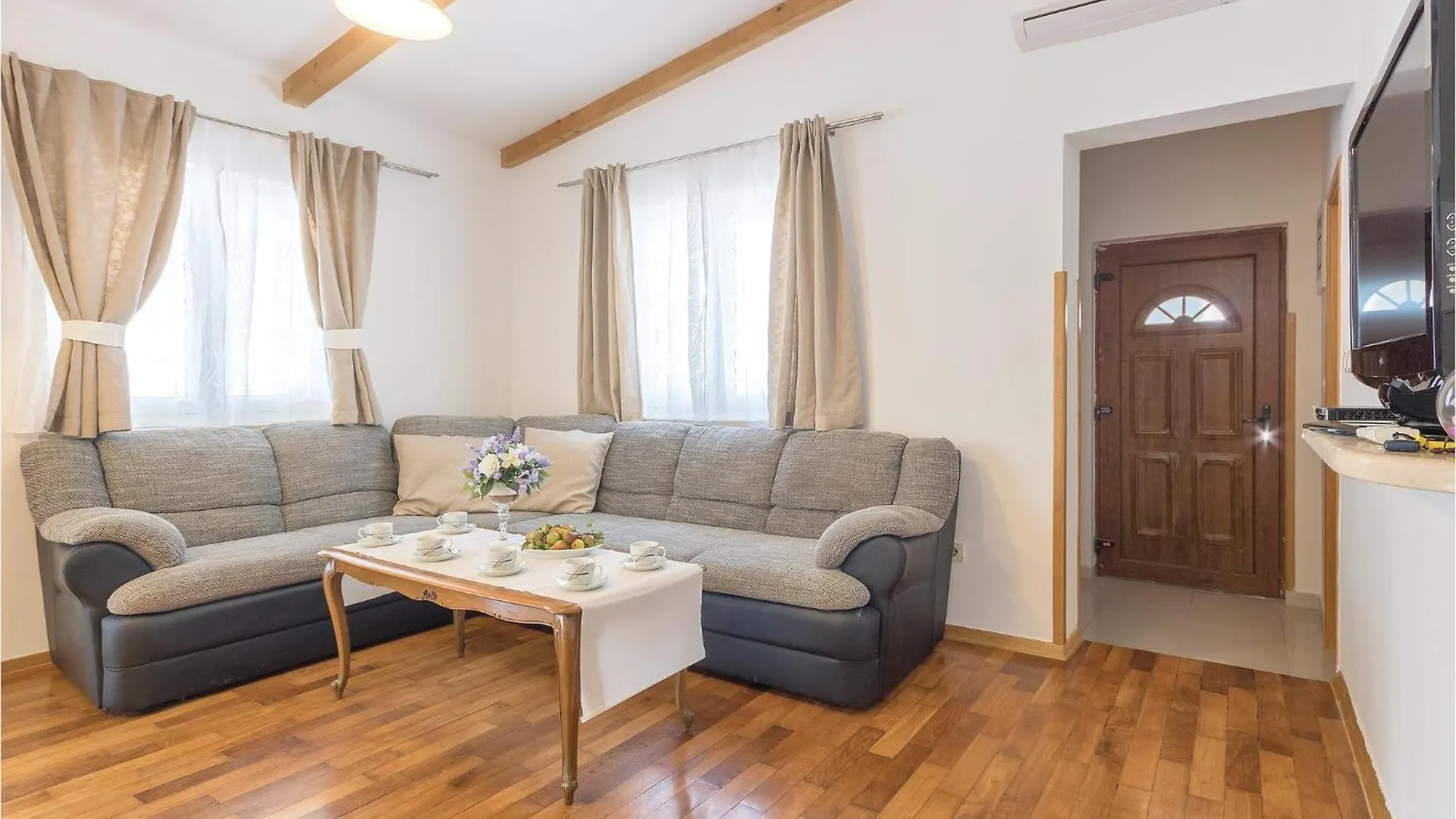 Holiday home 3 Bedroom Amazing Home In Sikici Pula Croatia